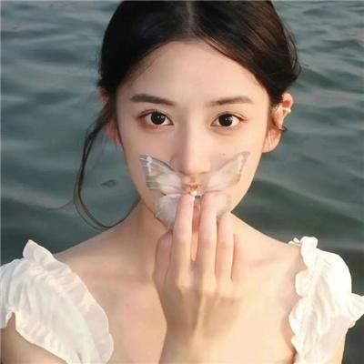 销魂湖里月
